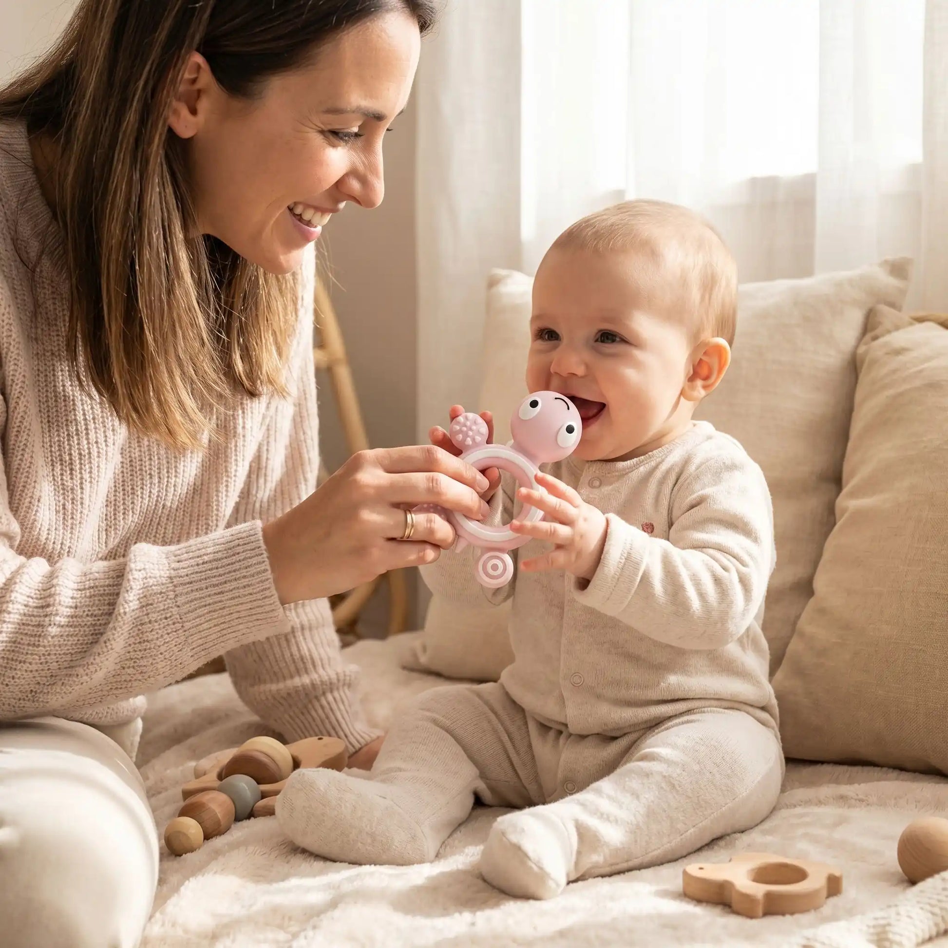 anneau de dentition rose maman