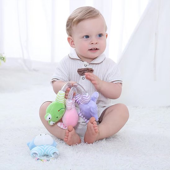 Hochet bébé assis bebe
