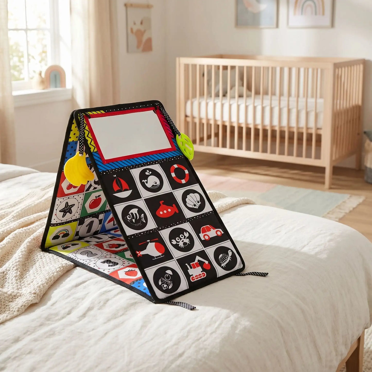 livre bebe en tissus miroir lit