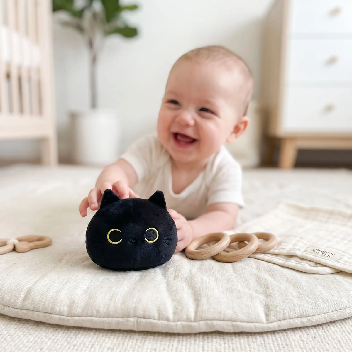 peluche chaton noir bebe joue coucher noir