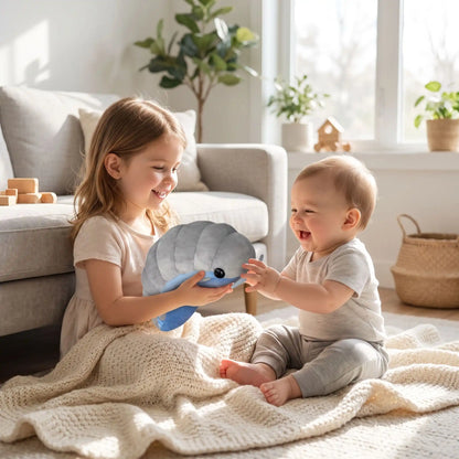 peluche insecte soeur joue bebe gris