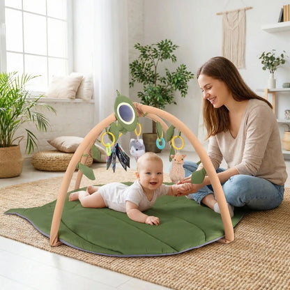 tapis d eveil vert salon maman bebe